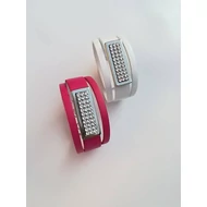 Kisvágott,kis táblás teli fehér Swarovski® köves bőr karpánt