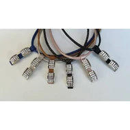 2 gyűrű betétes Swarovski köves  bőr nyaklánc