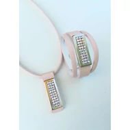 Kisvágott, kis táblás teli AB Swarovski® köves púder rózsaszín bőr szett