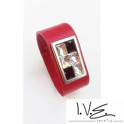 Fekete - fehér Swarovski® fúl ékköves fém táblás " Z " bőr karpánt