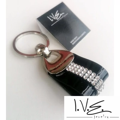 Fém foglalatos 3 Swarovski kősoros LAKK FEKETE  bőr kulcstartó