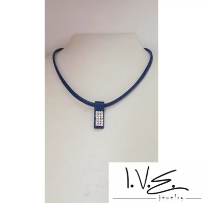  3X6 soros Swarovski köves királykék bőr nyaklánc