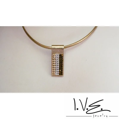 6 soros vegyes Swarovski köves széles arany bőr nyaklánc