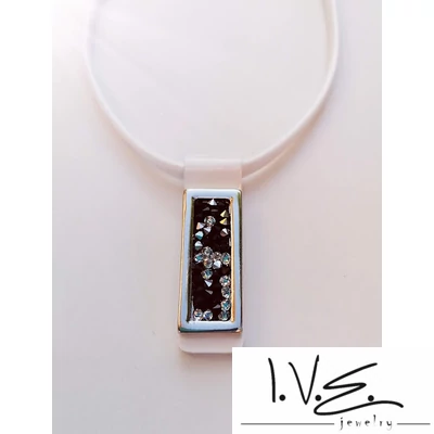 Kis táblás, fekete - fehér Crystal Rock Swarovski® köves bőr nyaklánc