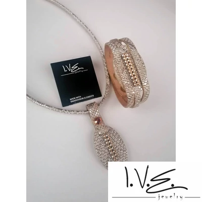 Egy gömbös Swarovski® köves arany phyton bőr szett