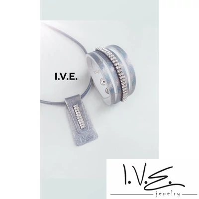  2 soros szélen vágott, nyakkendő medálos Swarovski® köves bőr szett