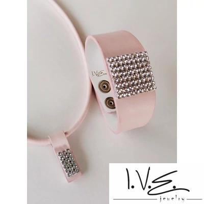 9x8 Swarovski® köves bőr szett, 3x6 medállal