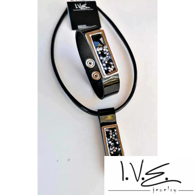  Kis táblás fekete Swarovski ékköves vegyes szórt köves fekete LAKK bőr szett